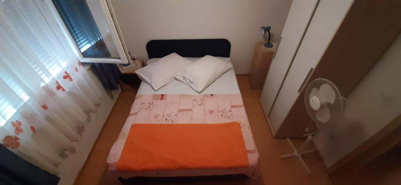 Holiday Home Zeljana Kaprije Eksteriør bilde