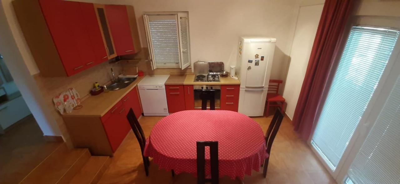 Holiday Home Zeljana Kaprije Eksteriør bilde